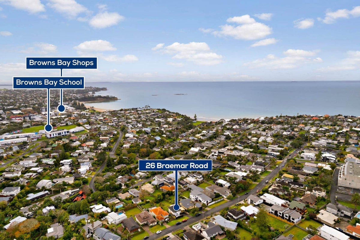 26 Braemar Road, Rothesay Bay, Auckland - Carousel 1