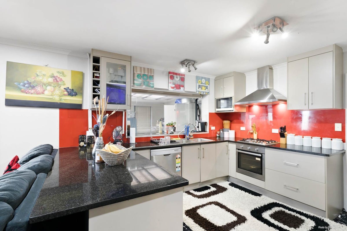 42 Enuamanu Road, Favona, Auckland - Carousel 2