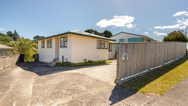 63 Waihemo Street, Waitangirua, Porirua - Carousel 1