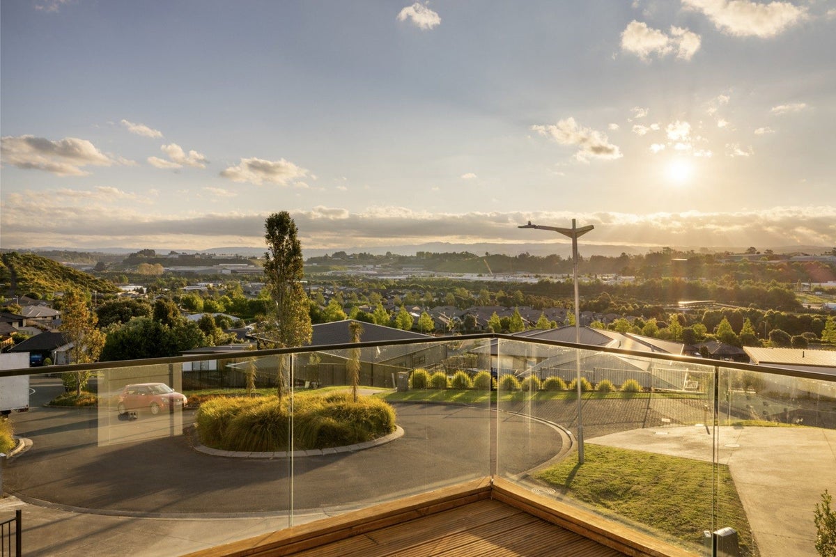 18 Gyle Place, Pyes Pa, Tauranga - Carousel 2