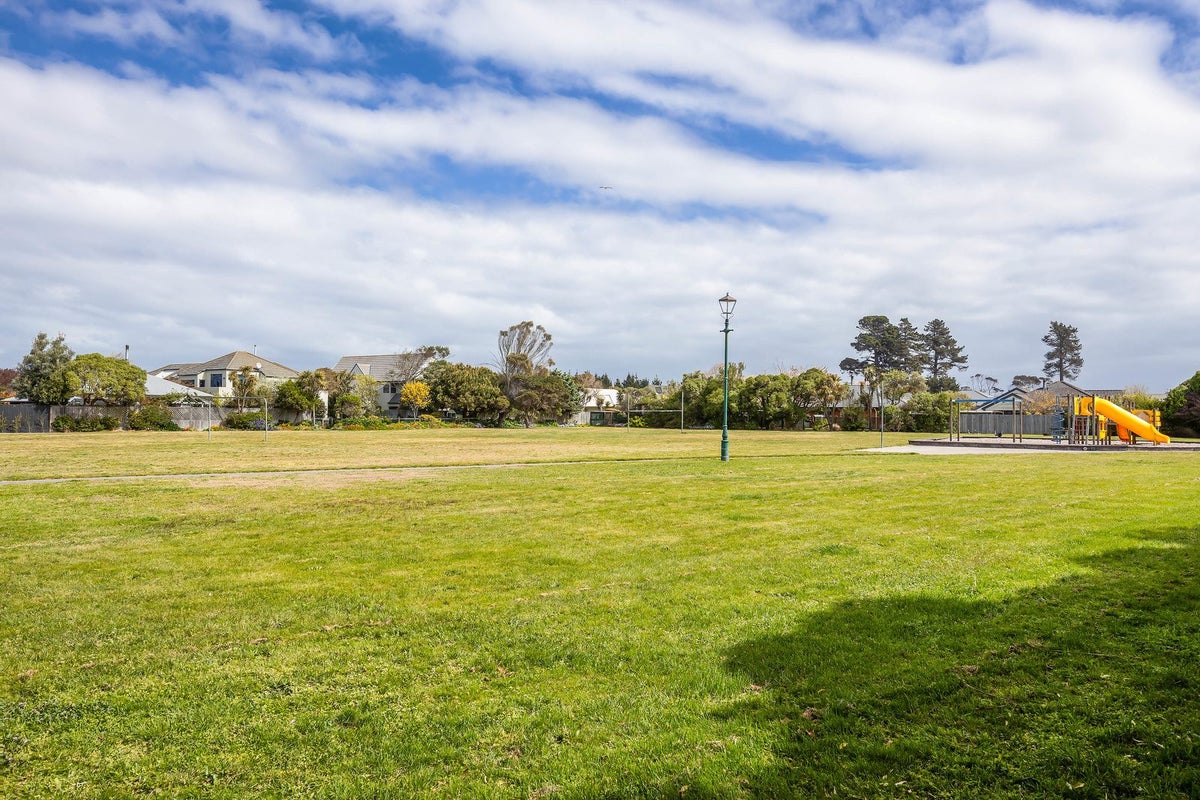 62 Aston Drive, Waimairi Beach, Christchurch - Carousel 13
