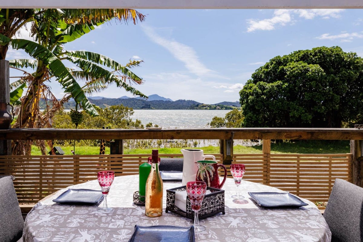 8 Russell Esplanade, Rawene, Kaikohe - Carousel 1