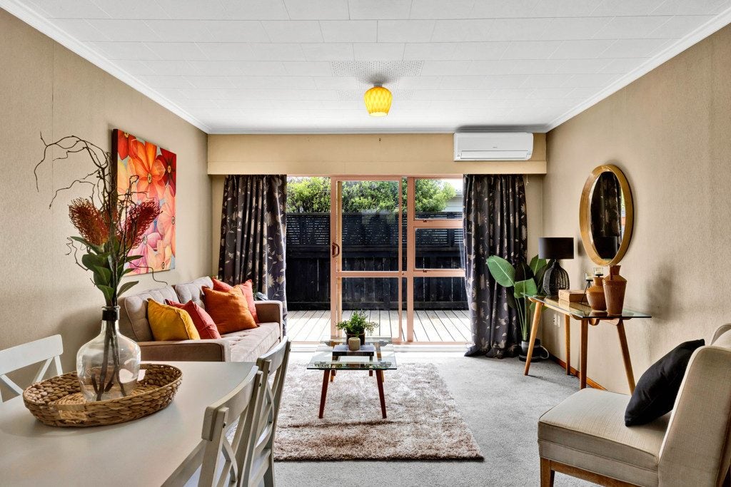 2/47 Record Street, Fitzroy, New Plymouth - Carousel 2