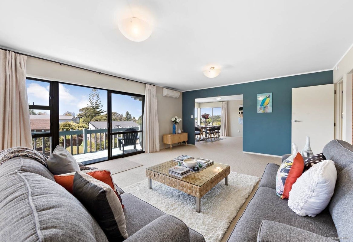 139 Chelsea View Drive, Chatswood, Auckland - Carousel 2
