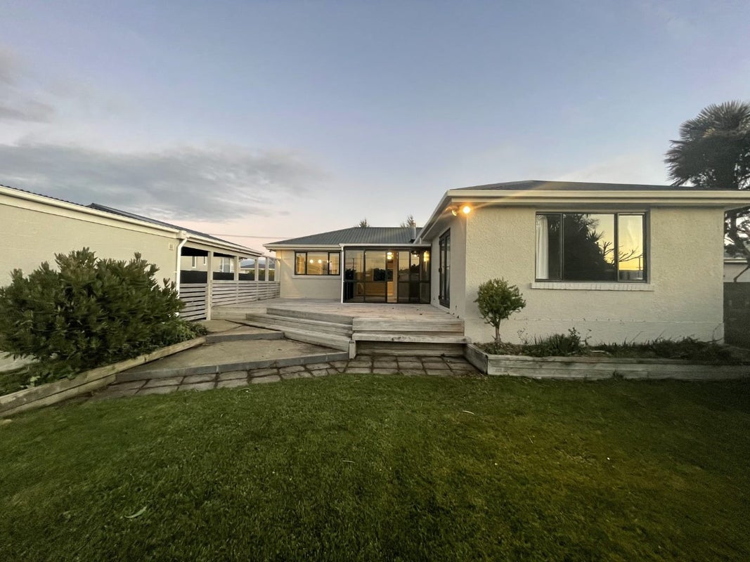 38 Holloway Street, Waikiwi, Invercargill - Carousel 1