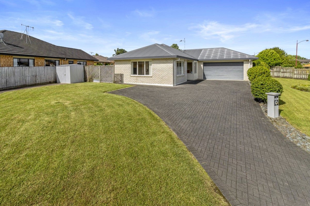 18 Callum Brae Drive, Rototuna, Hamilton - Carousel 2
