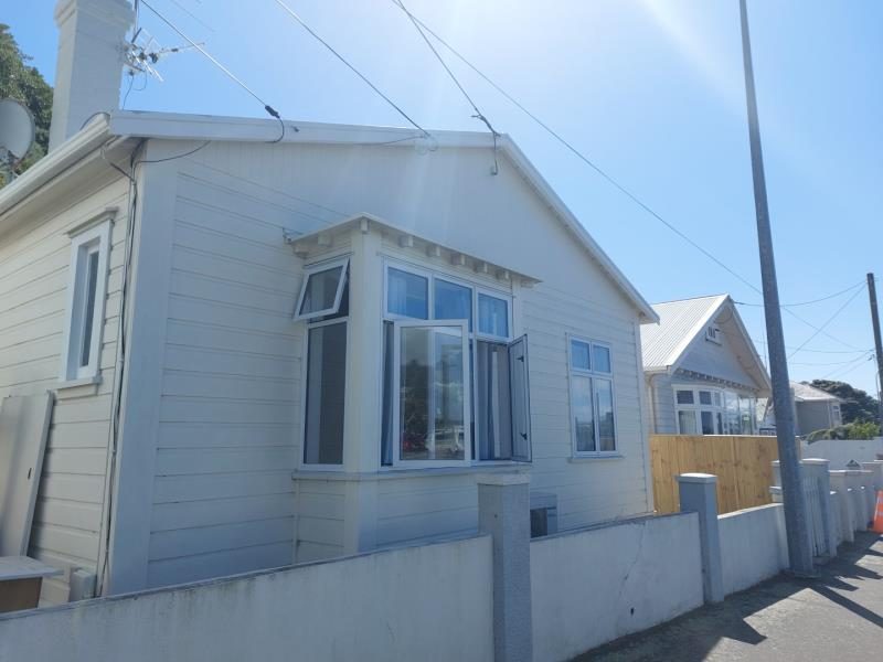 16 Wellington Road, Hataitai, Wellington - Carousel 1