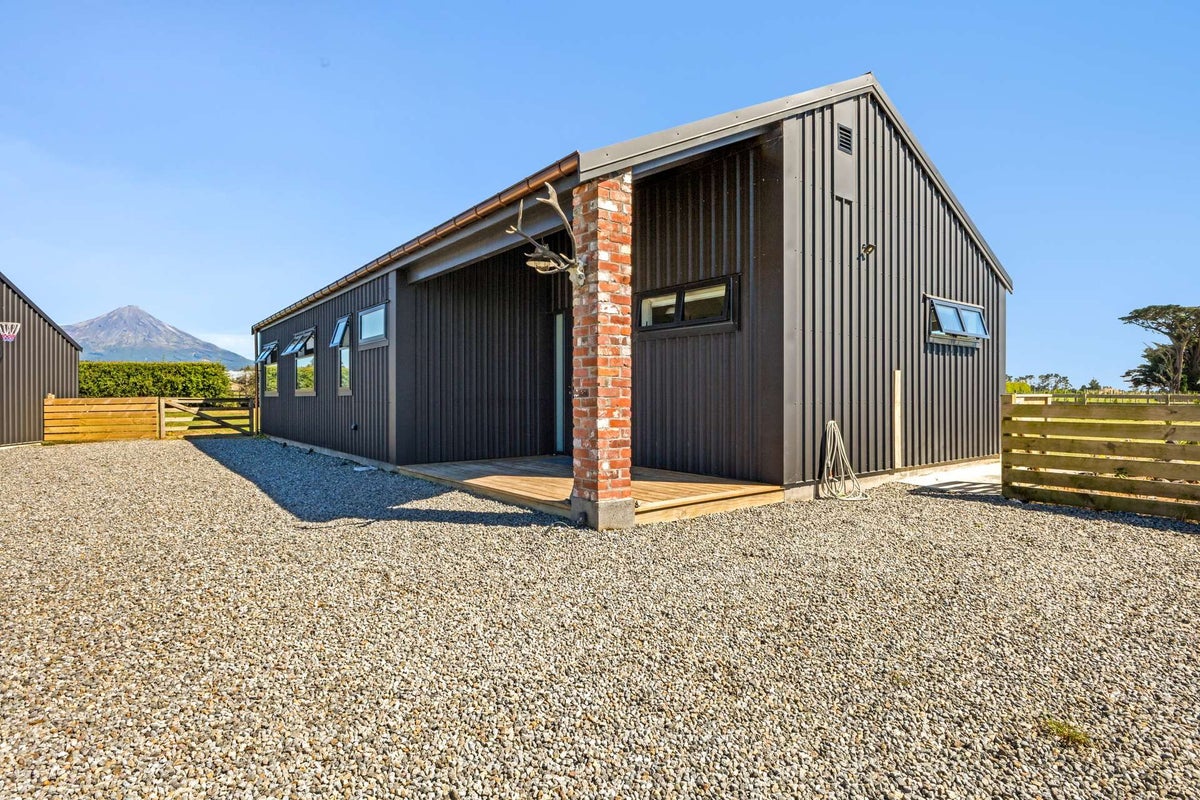 58 Monmouth Road, Pembroke, Stratford - Carousel 2