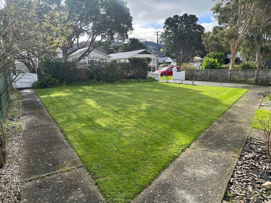 14 St Albans Grove, Woburn, Lower Hutt - Carousel 2
