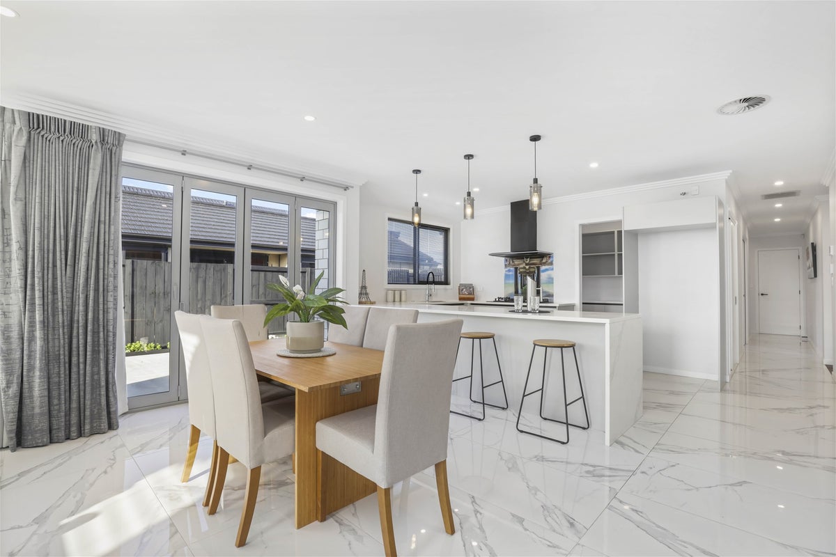 49 Probert Crescent, Chartwell, Hamilton - Carousel 2