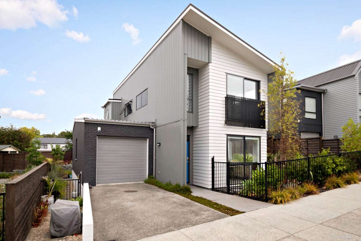 13B Melling Street, Glen Innes, Auckland - Carousel 1