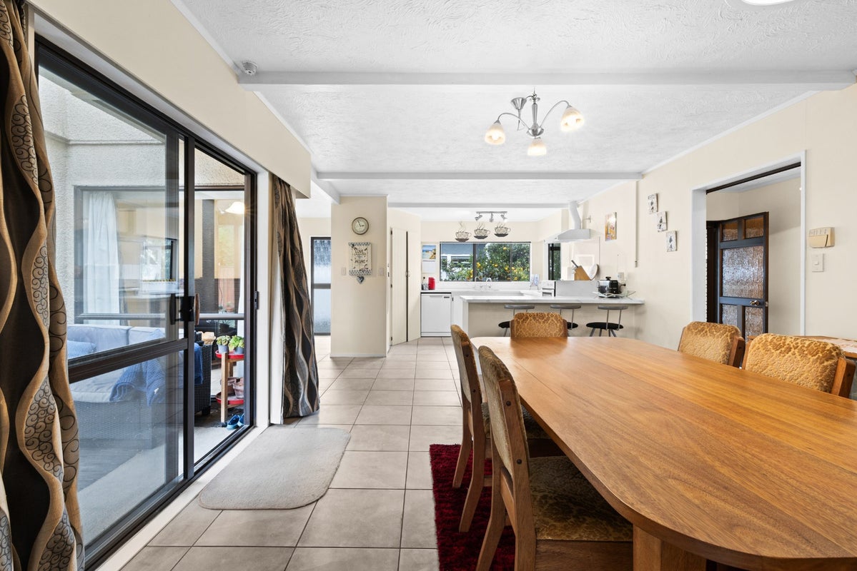 11A Cassino Crescent, Onekawa, Napier - Carousel 2