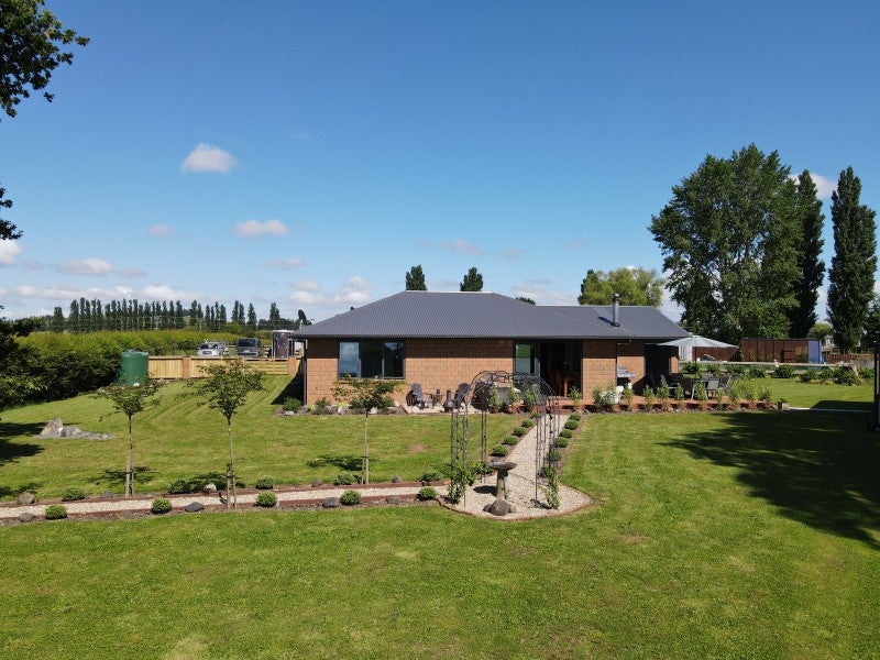 790 State Highway 27, Tirau - Carousel 2