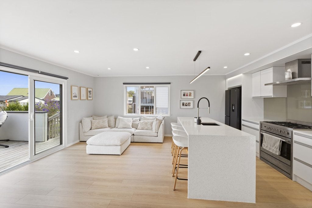 21 Albert Hall Drive, Red Beach, Whangaparaoa - Carousel 2