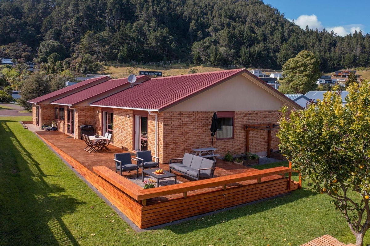 109 The Yardarm, Pauanui - Carousel 1