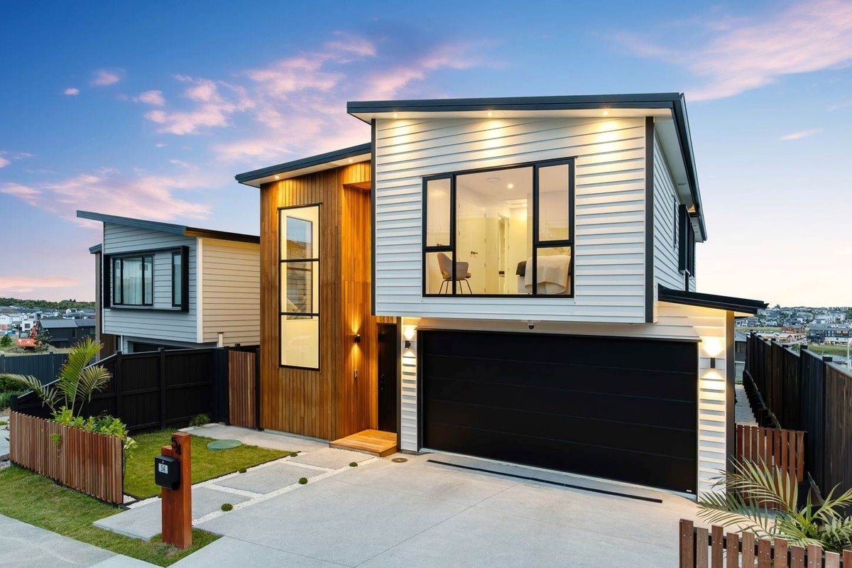 54 Kumukumu Road, Long Bay, Auckland - Carousel 1