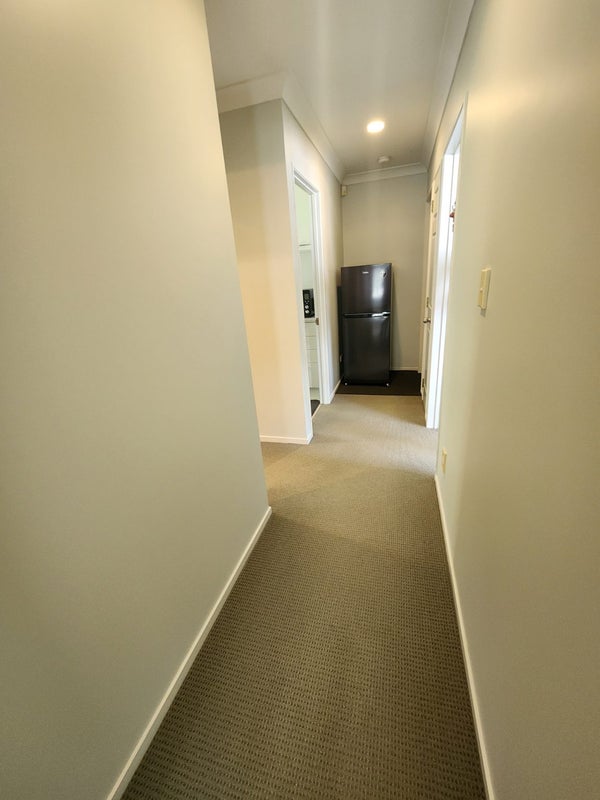 52 McCahill Views, Botany Downs, Auckland - Carousel 10