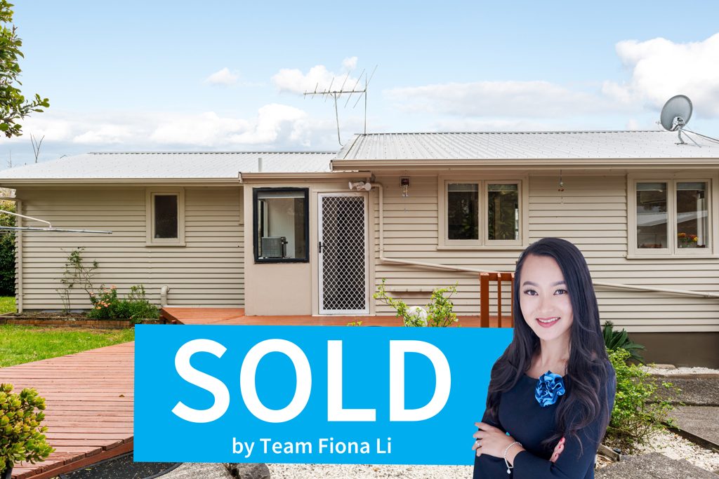 23 Patts Avenue, Glendene, Auckland - Carousel 1