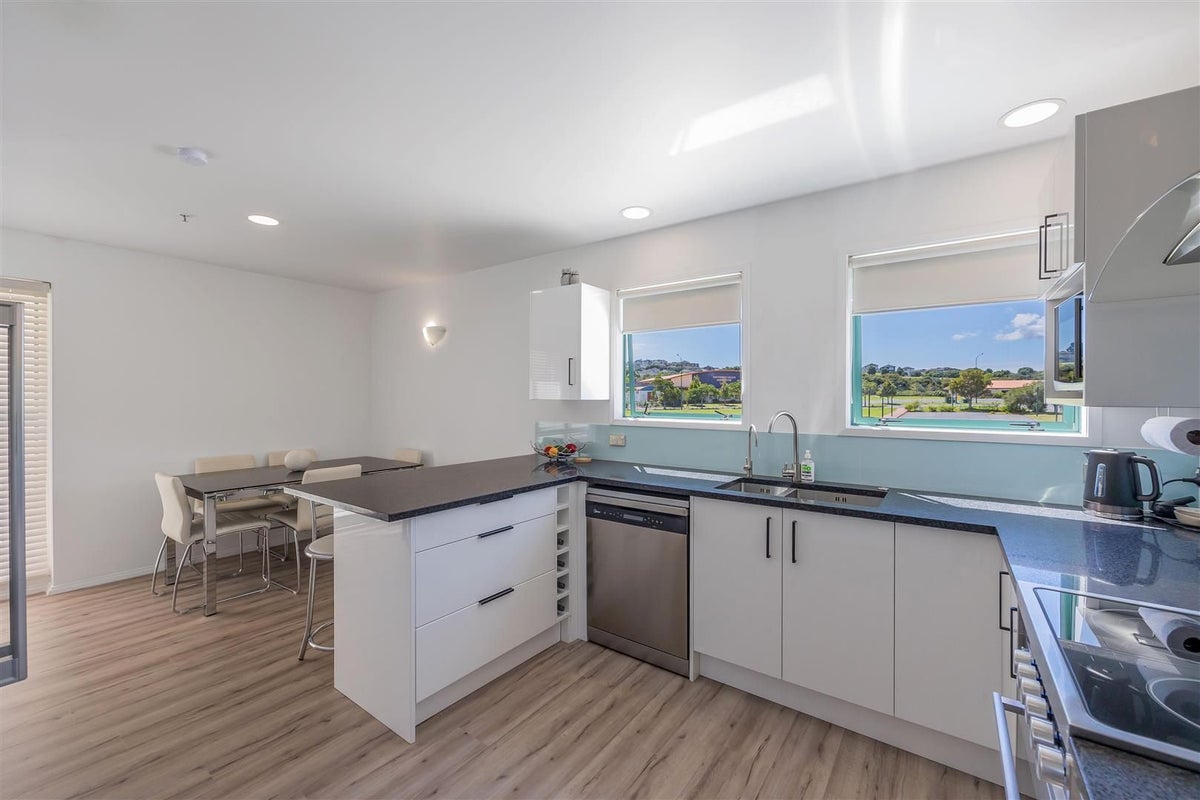 164 Harbour Village Drive, GULF HARBOUR, WHANGAPARAOA - Carousel 2