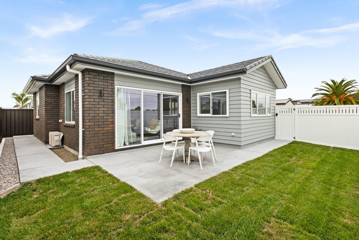 17 Avenue Road, Greenmeadows, Napier - Carousel 17