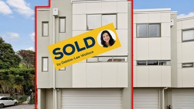 35/21 Hunters Park Drive, Three Kings, Auckland - Carousel 1