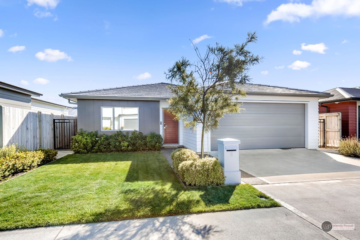 8 Grovedale Square, Wainuiomata, Lower Hutt - Carousel 1