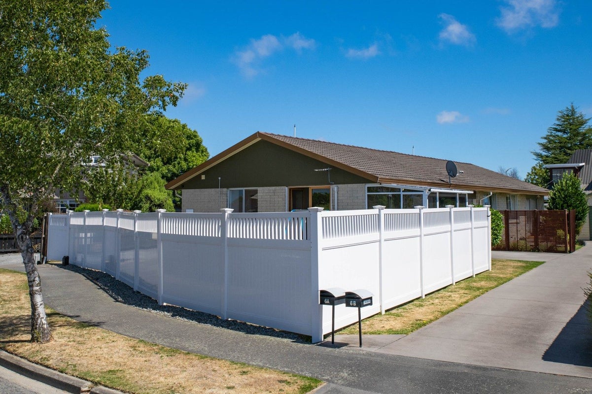 1/6 Cam Place, Harewood, Christchurch - Carousel 1