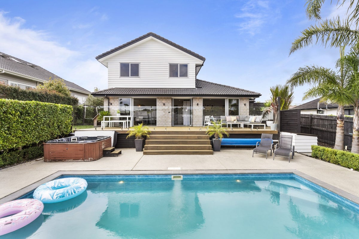 24 Kettlewell Drive, Silverdale, Silverdale - Carousel 1