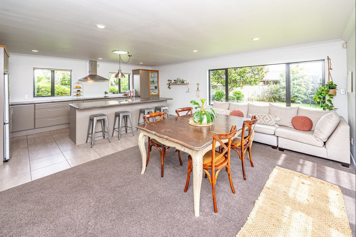 11 Cotswolds Close, Otamatea, Whanganui, Manawatu / Whanganui - Carousel 2