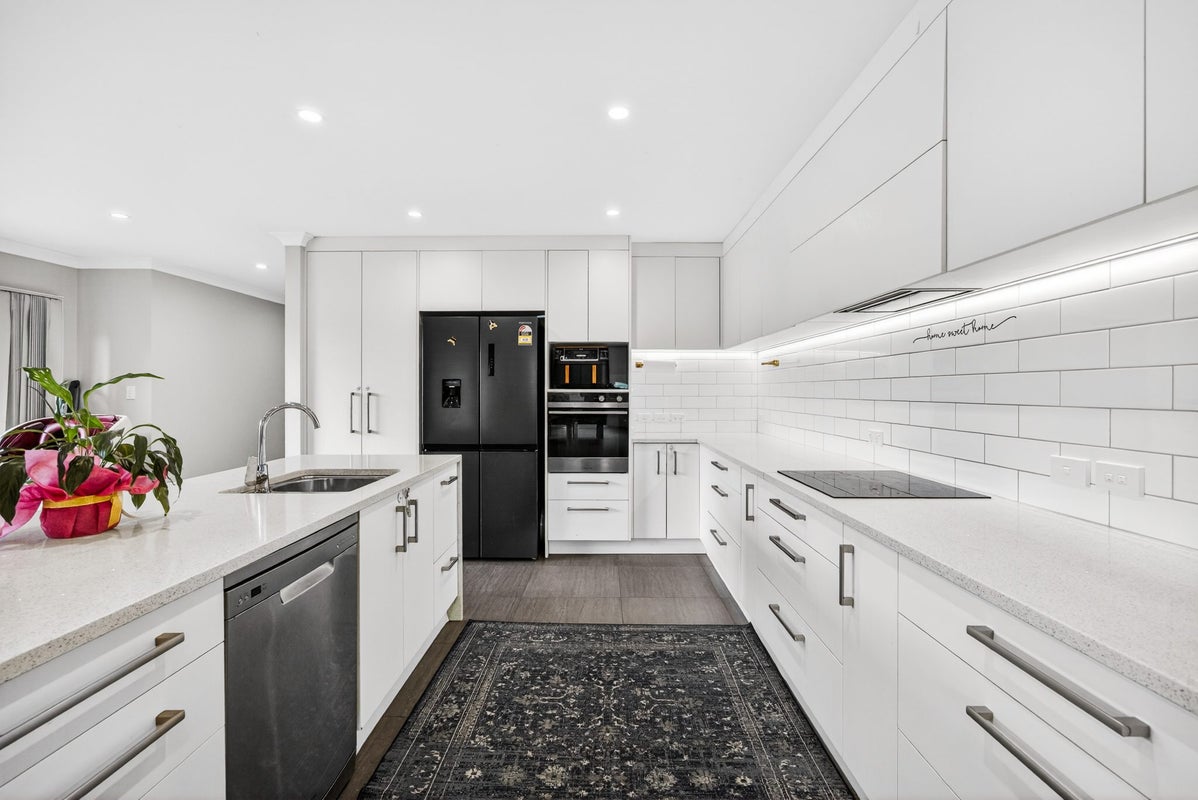 37 Riverglade Parkway, Te Atatu South, Auckland - Carousel 2