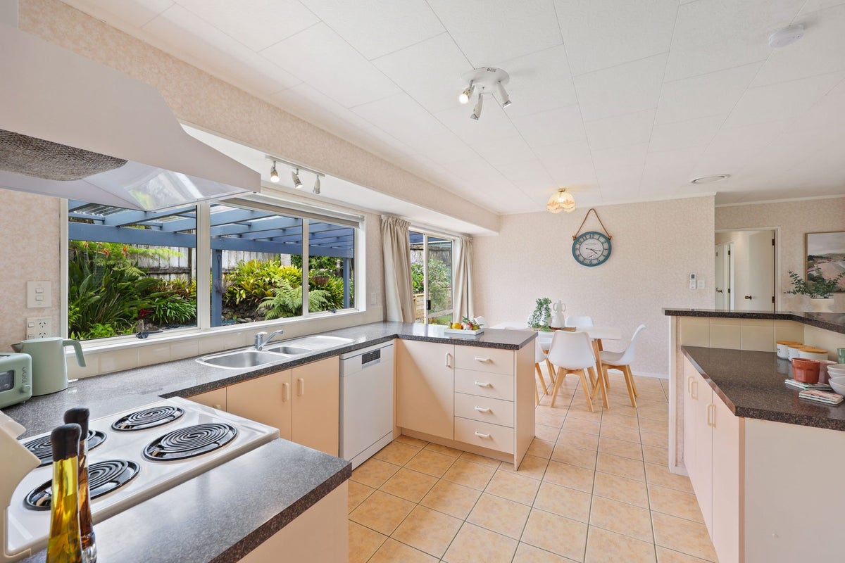 22 Harvest Drive, Henderson, Auckland - Carousel 2