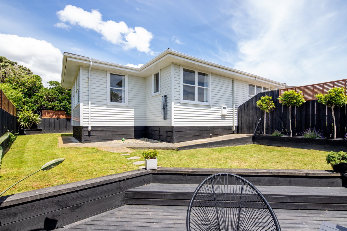 101A MATATIRO ST, TITAHI BAY, PORIRUA - Carousel 12