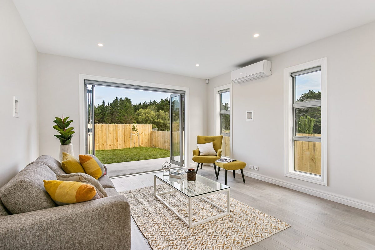 284 Jack Lachlan Drive, Beachlands, Auckland - Carousel 2