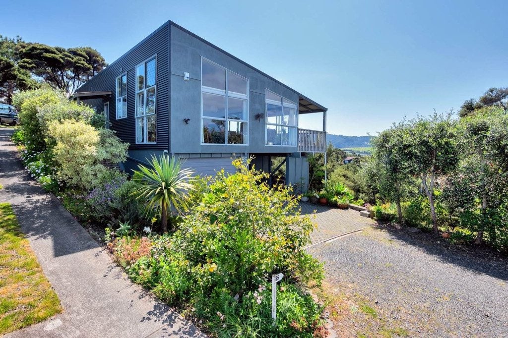 35 Greenview Drive, Mangawhai Heads, Mangawhai - Carousel 2