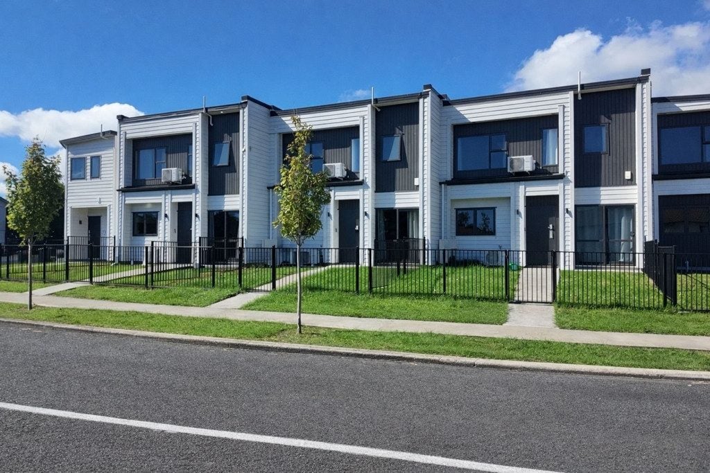 2C Melleray Place, Randwick Park, Auckland - Carousel 14