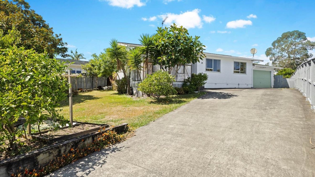 64 Reelick Avenue, Pakuranga Heights, Auckland - Carousel 1