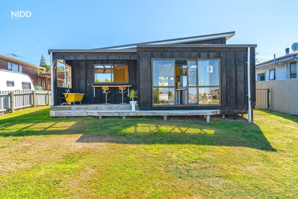 19 Edna Street, Ocean View, Dunedin - Carousel 1