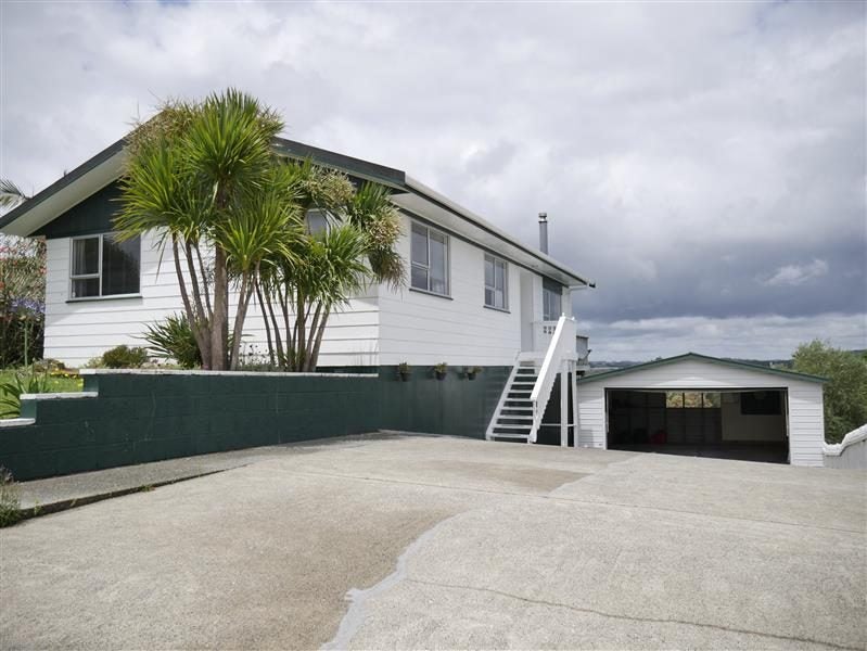 1/2 Eureka Place, Parahaki, Whangarei - Carousel 1