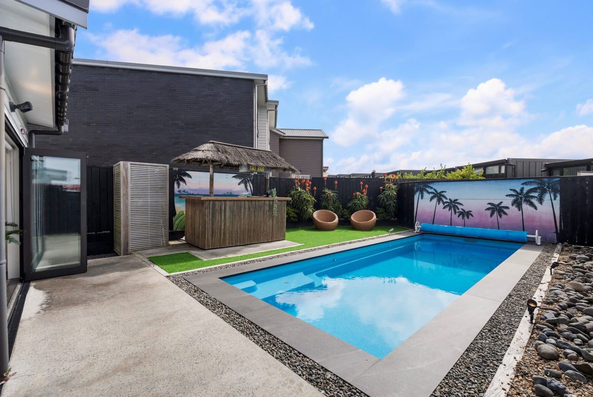 4 Whiri Lane, Hobsonville, Auckland - Carousel 2