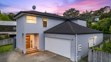 9A Atkinson Road, Titirangi, Auckland - Carousel 1