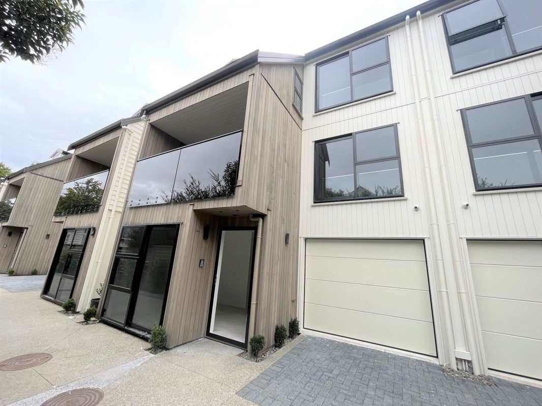 17E Beckenham Avenue, Royal Oak, Auckland - Carousel 1