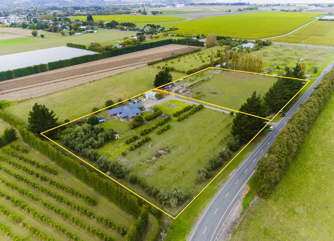 32 Bushmere Road, Gisborne - Carousel 1