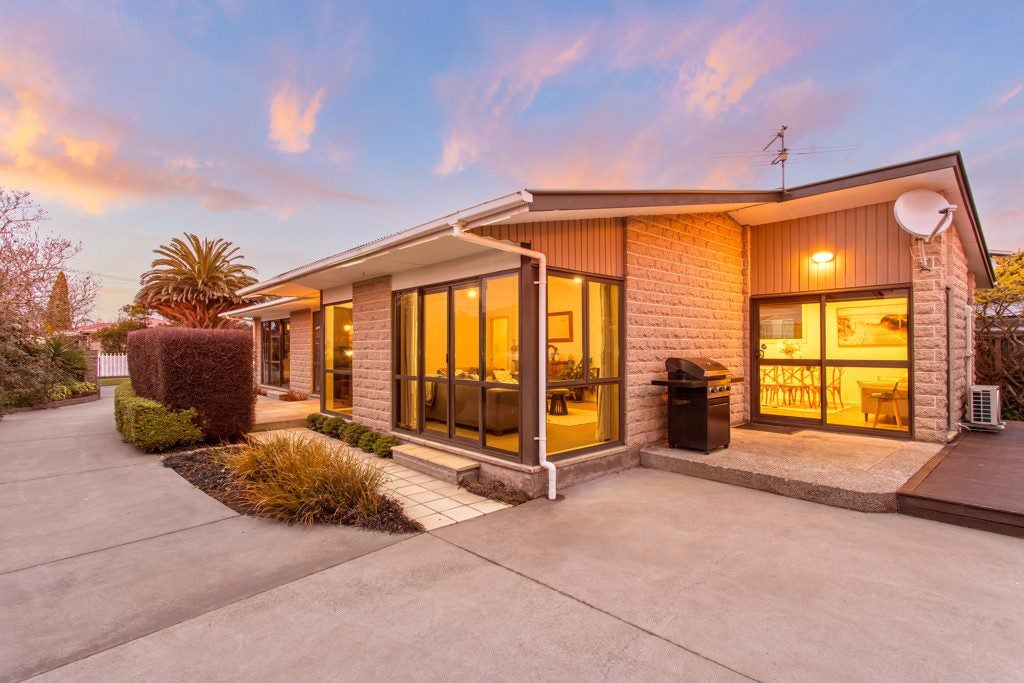 9 Chedworth Avenue, Bishopdale, Christchurch - Carousel 1