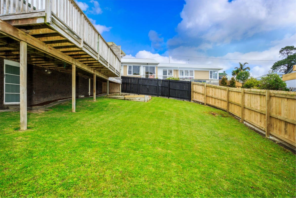 1/52 Verran Road, Birkdale, Auckland - Carousel 20