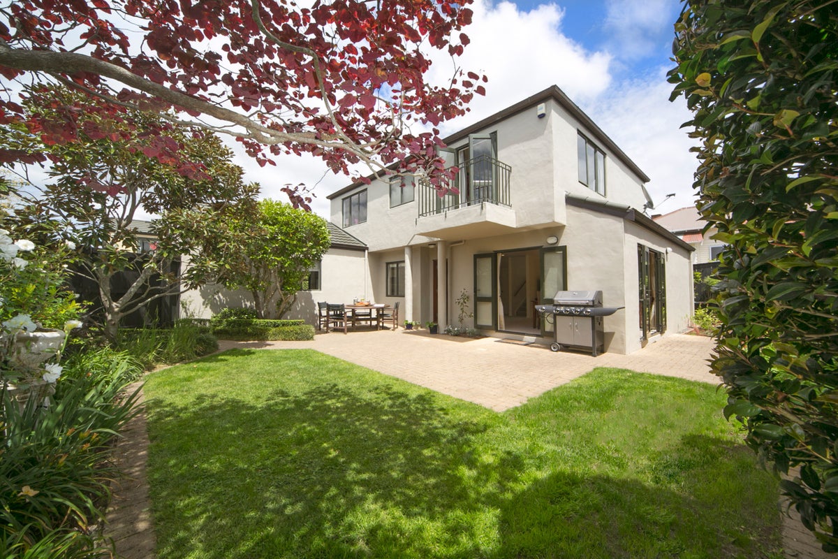 27A Tawa Road, Onehunga, Auckland - Carousel 1