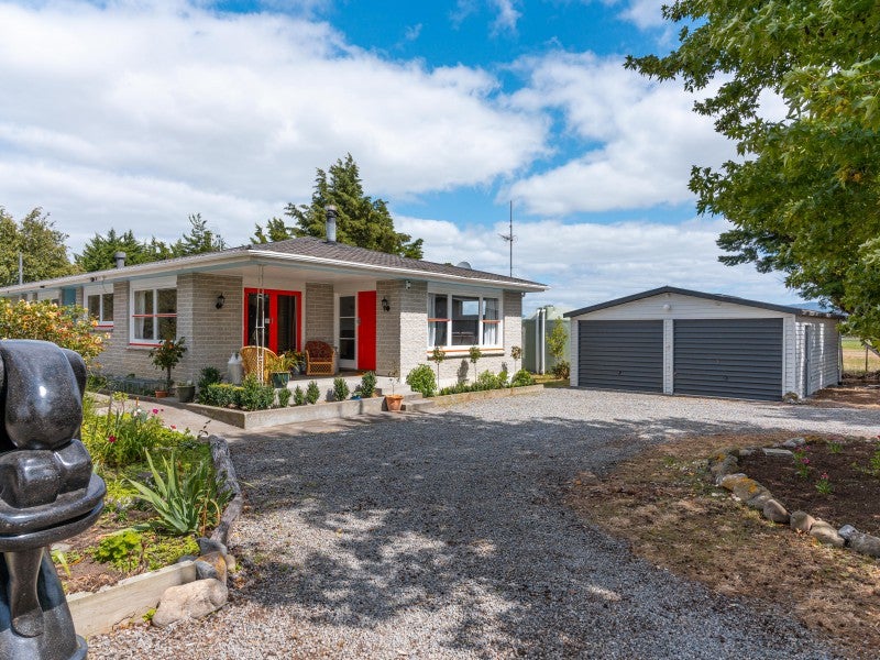 696 State Highway 53, TAUWHARENIKAU, FEATHERSTON - Carousel 1