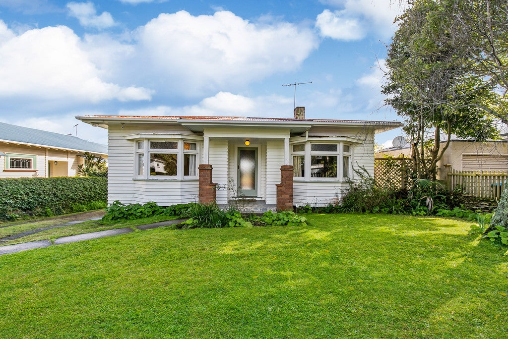 10 Weston Avenue, Mount Albert, Auckland - Carousel 2