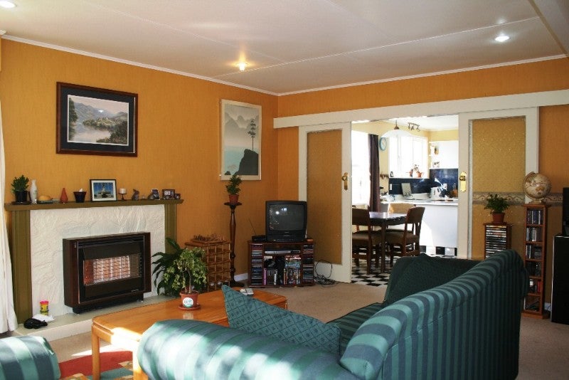 6 Leigh Place, Awapuni, Palmerston North - Carousel 2