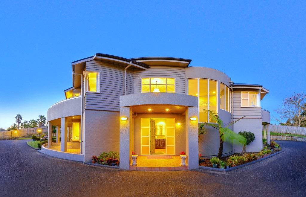 19 Del Mar Court, Shamrock Park, Auckland - Carousel 1