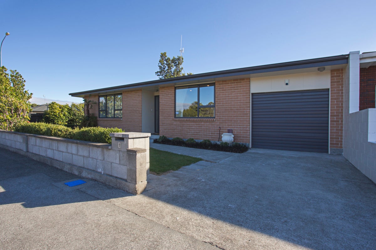 1 Panako Place, Awapuni, Palmerston North - Carousel 1
